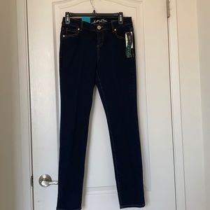 Women’s dark denim skinny leg jeans